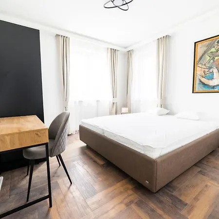 Golden Apartment *